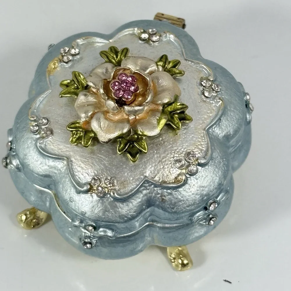 Ornate Victorian Blue Pearl Flower Jewelry Trinket Box Hinged Magnet Closure